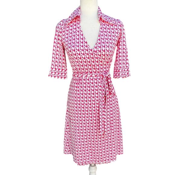 Diane Von Furstenberg Dresses & Skirts - DIANE VON FURSTENBERG Silk Wrap Dress Size 2 Red and White